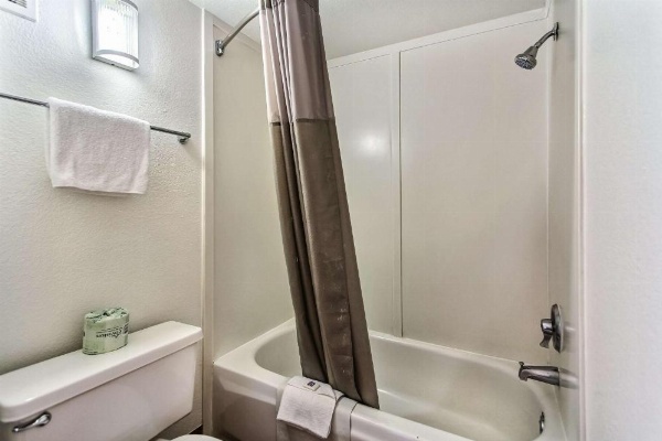 Motel 6-Salinas, CA - North Monterey Area image 30